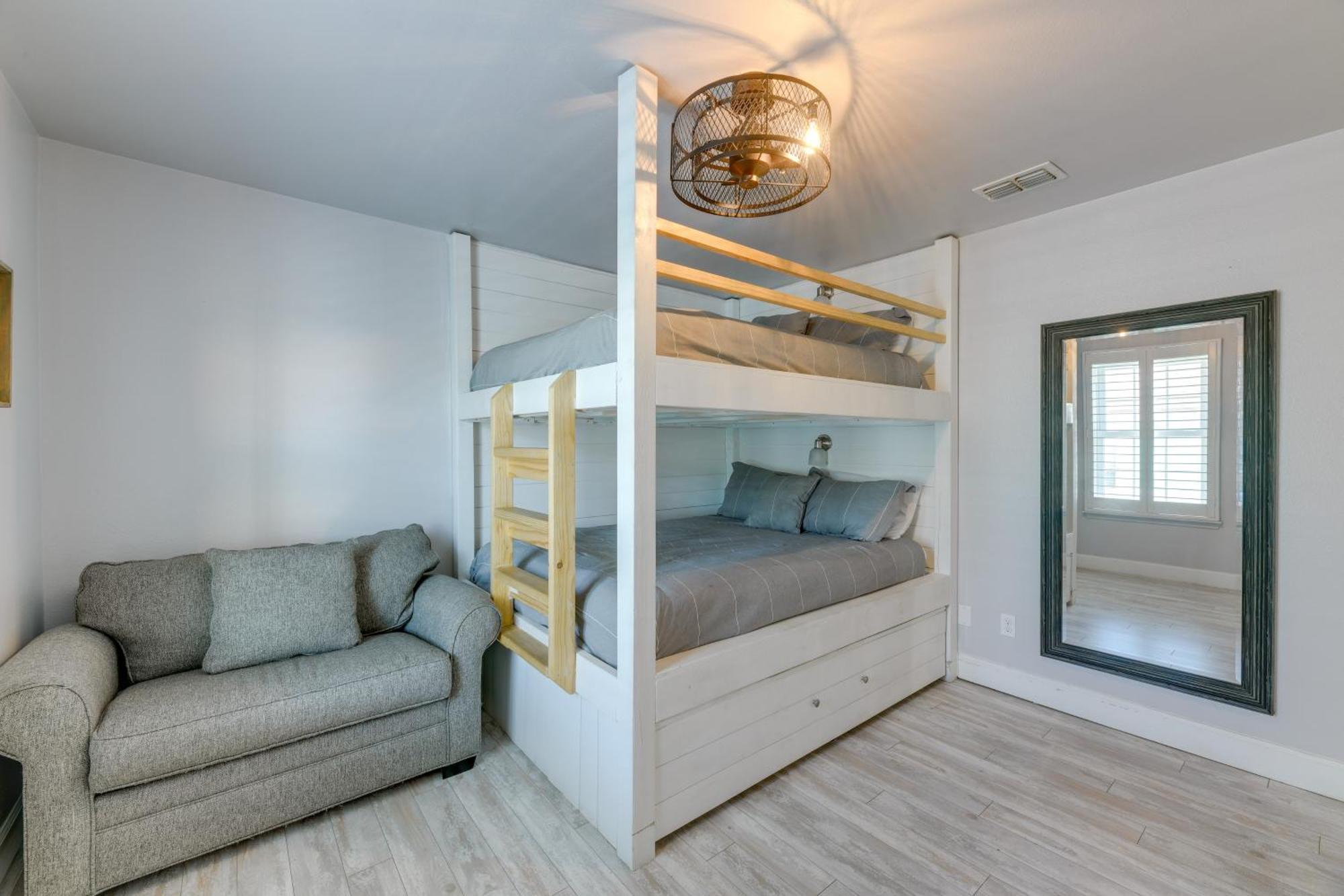 Trendy Port Aransas Home With Private Pool And Deck! Exterior foto